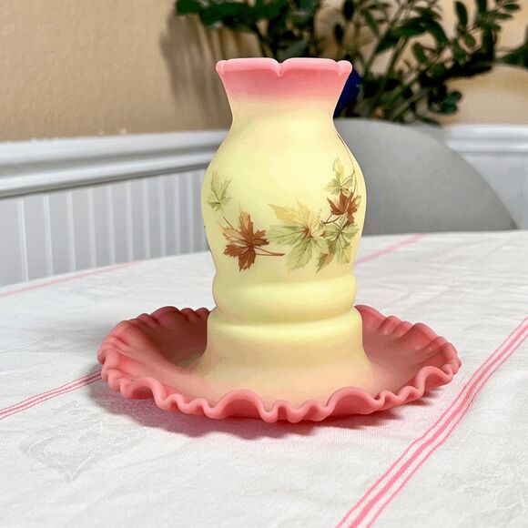 Vintage Fenton Glass Maple Leaf Burmese One Piece Fairy Lamp - Picture 1 of 9